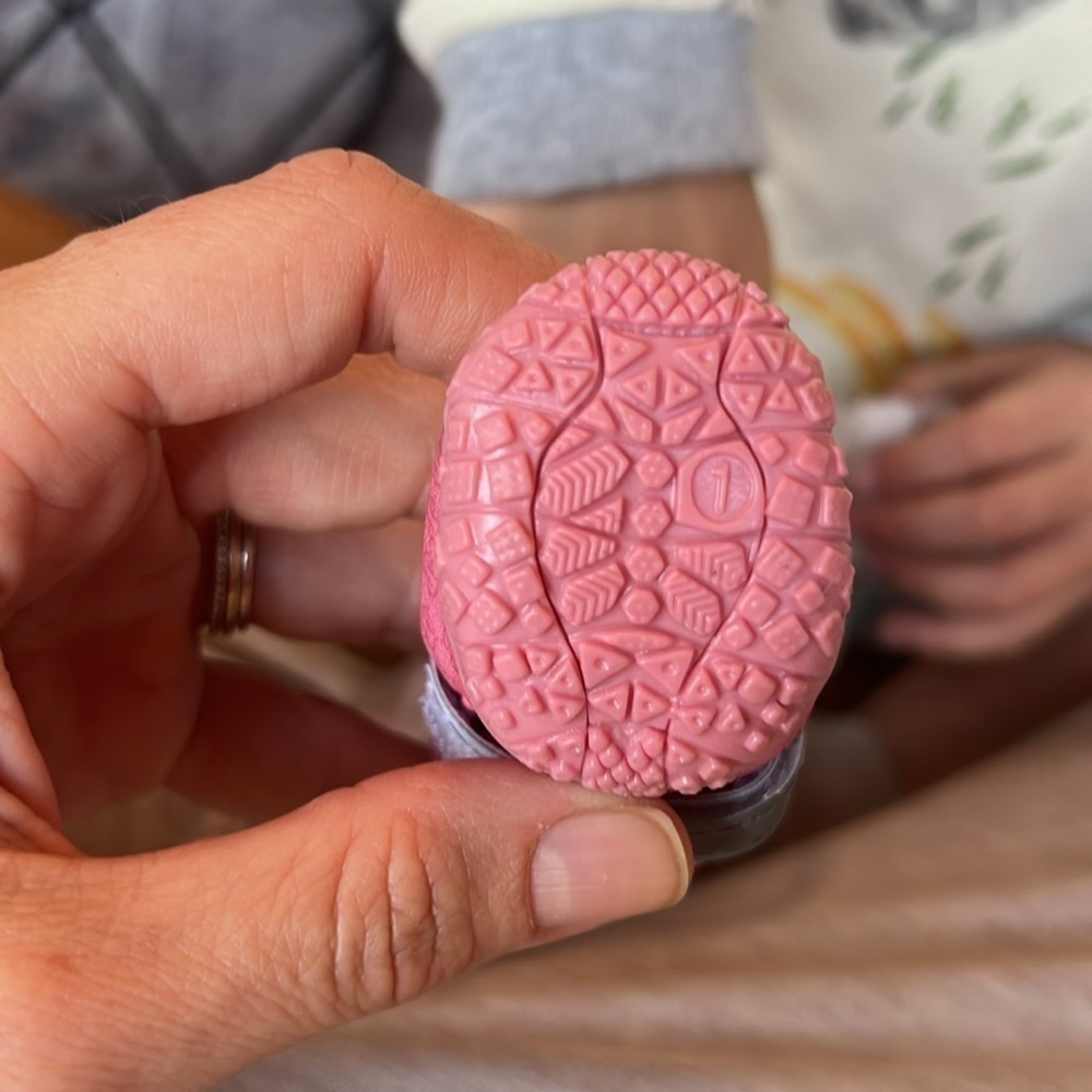 Pink Poochie, dog shoes, waterproof grip - Picture 4 of 4